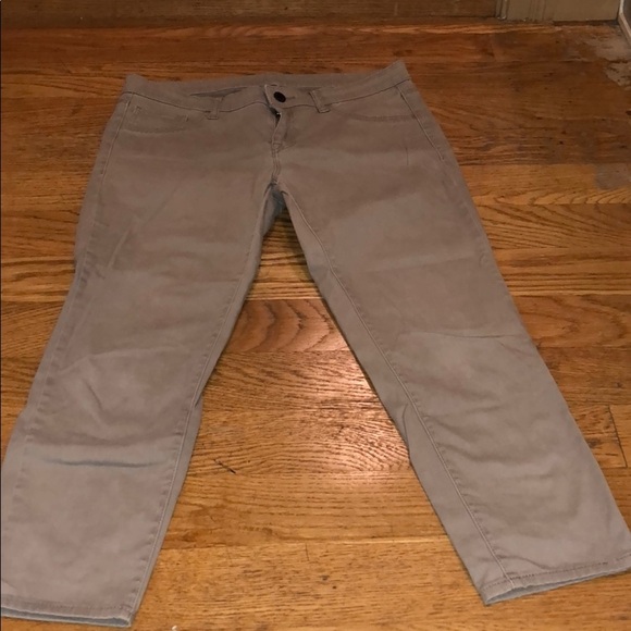 Uniqlo stretch beige crop pants. Size 28 - Picture 2 of 4